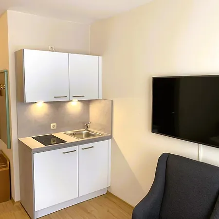 Boardinghouse Muenchner Hof 3*